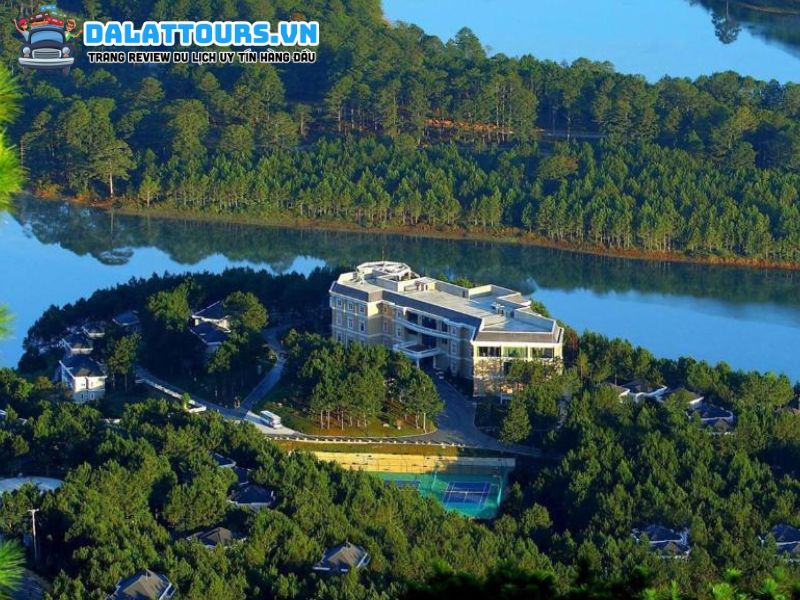 Giá phòng Dalat Edensee Lake Resort & Spa
