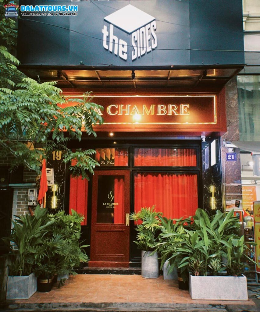 La Chambre Cocktail Pub