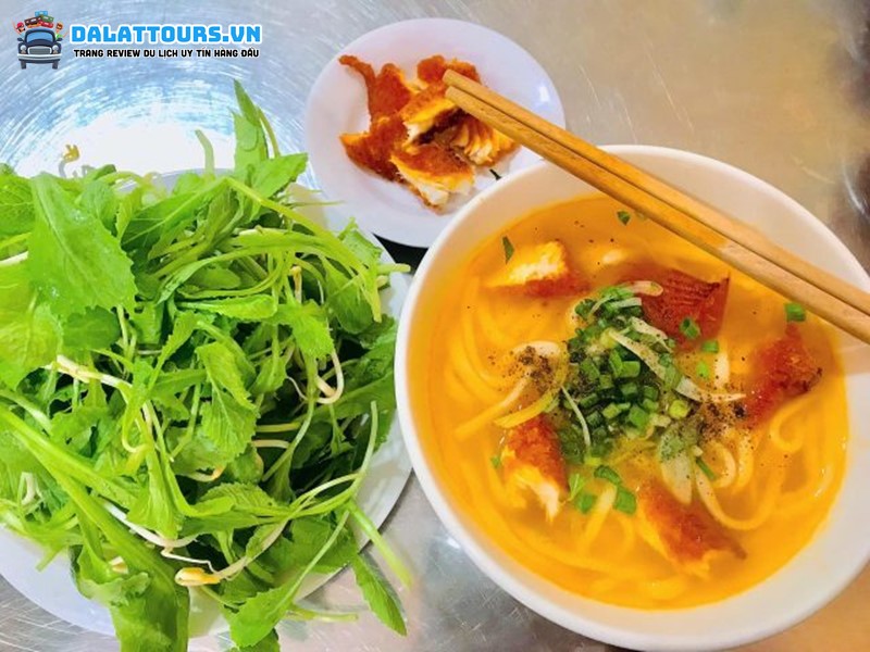 Bánh canh cá lóc chú La Đà Lạt