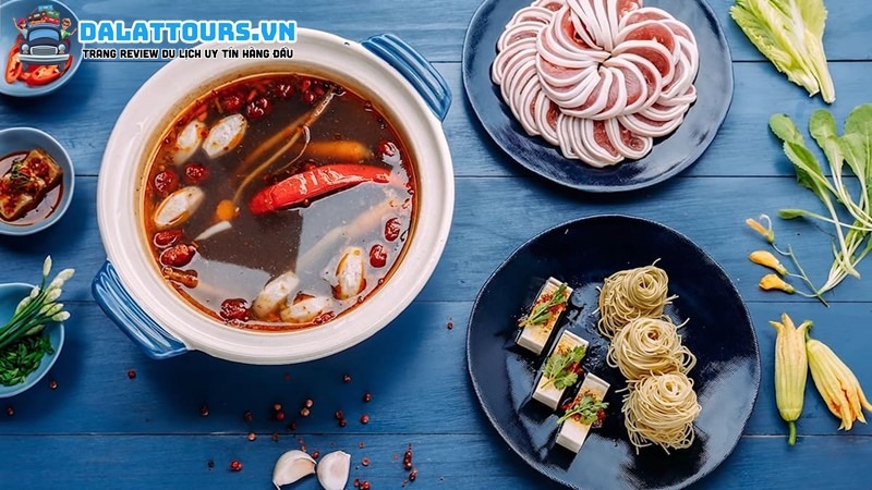 Menu hấp dẫn tại Hoa Viên Quán 102