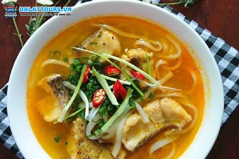 Giá bánh canh cá lóc tại Đà Lạt