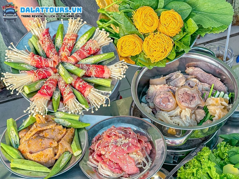 Lẩu bò cô Tư đa dạng món ăn