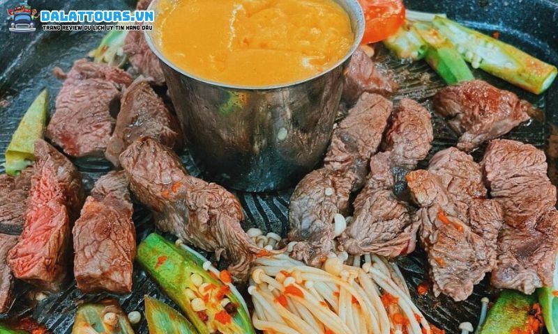 Menu nướng ở Lò Đất BBQ đa dạng