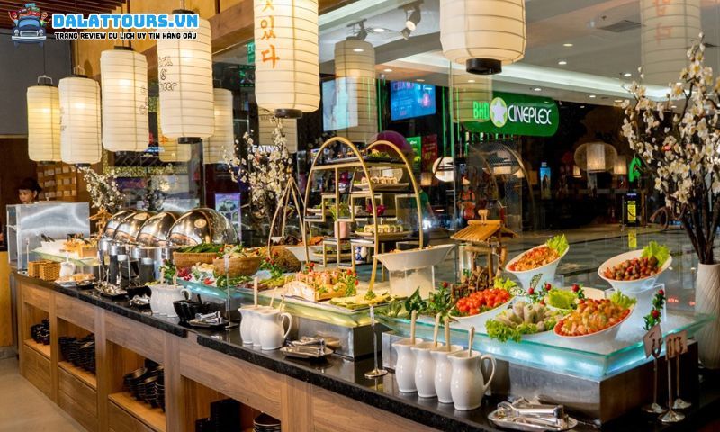 Buffet Gánh Bông Sen đa dạng món ăn