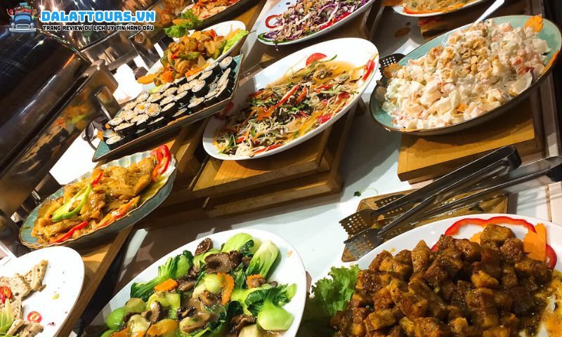 Các món buffet hấp dẫn tại D’Maris Buffet