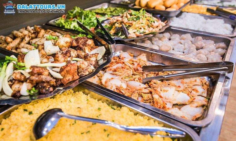 Thực đơn tại Nhà hàng D’Maris Buffet phong phú