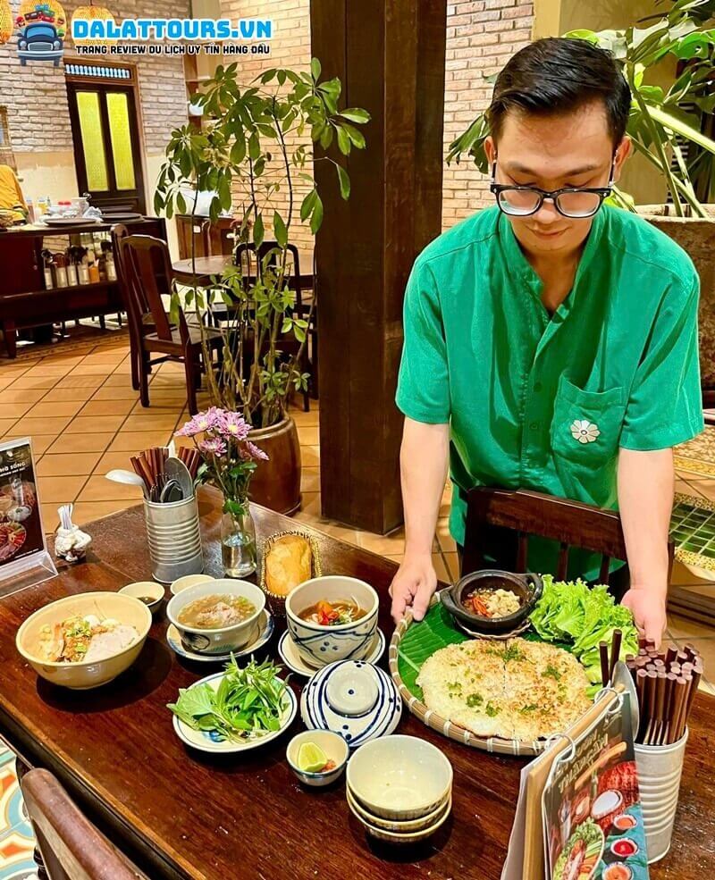Thái độ phục vụ tốt tại quán SỐNG - Saigon Home Cuisine