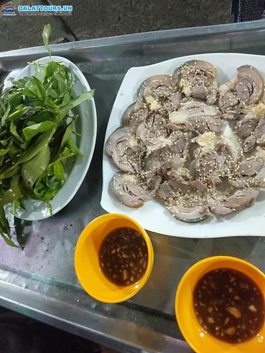 Quán Lẩu Dê Thuận Phát đa dạng món ăn