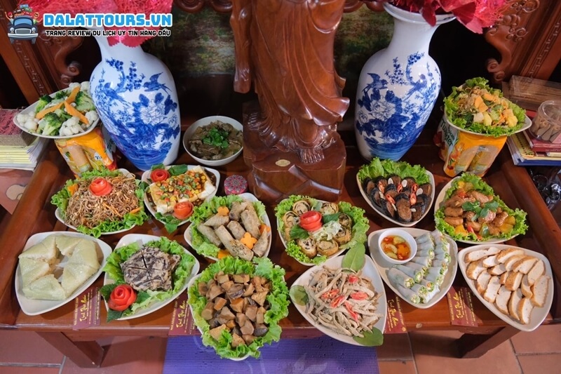 Món ăn tại Buffet chay Tịnh Thực Quán 