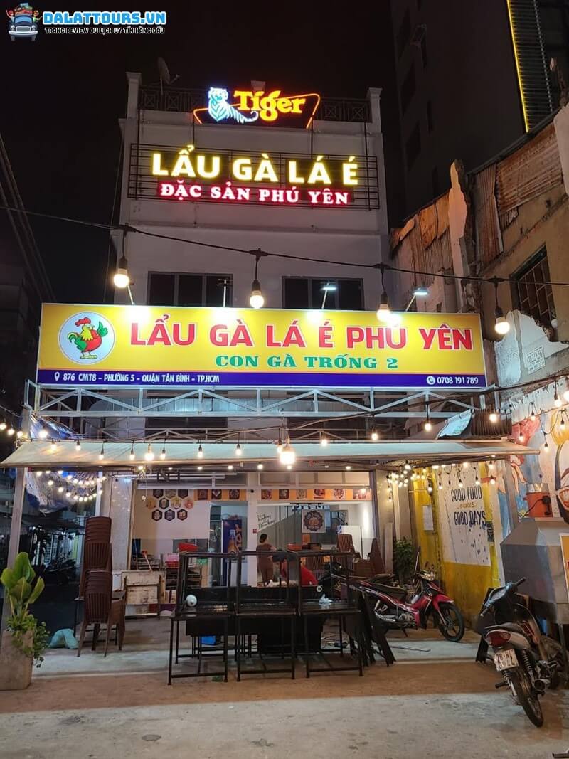 Lẩu gà lá é Con Gà Trống