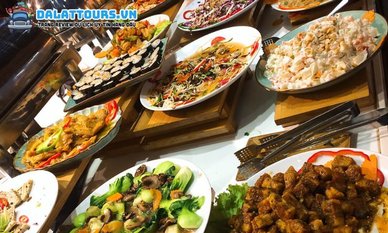 Quán ăn Buffet Tasaki BBQ đa dạng món ăn