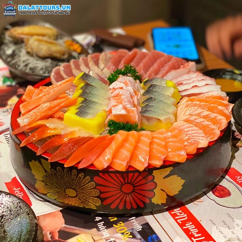 Uchi Sushi Buffet quận 4