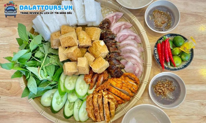 Quán bún đậu mắm tôm cô Tuyến Hàng Khay