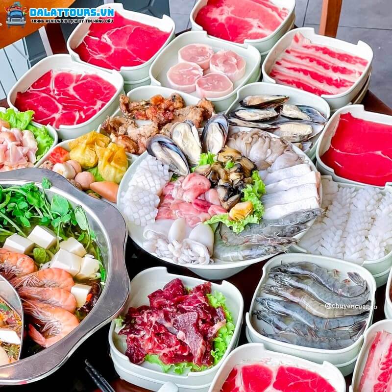 Menu hấp dẫn tại Rakuen Hotpot